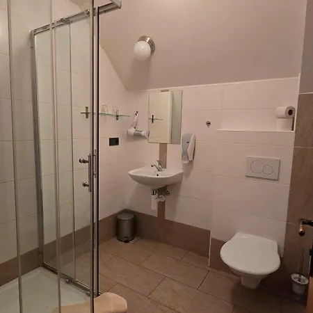 Dvůr Perlová Voda Hotel *