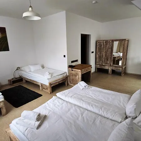 Dvůr Perlová Voda Hotel *
