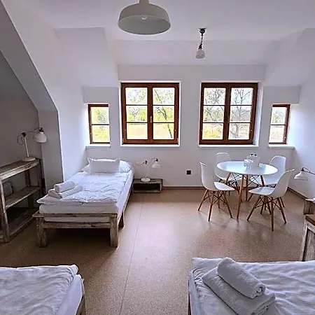 Dvůr Perlová Voda Hotel