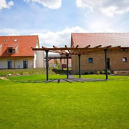 Hotel Dvůr Perlová Voda