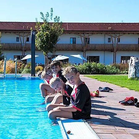 Hotel Dvůr Perlová Voda *