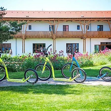 Dvůr Perlová Voda Hotel Budyne nad Ohri