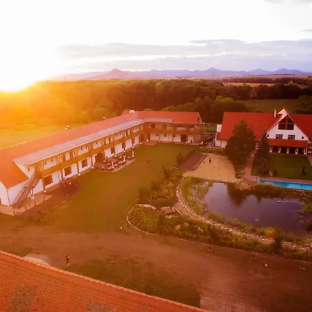Hotel Dvůr Perlová Voda