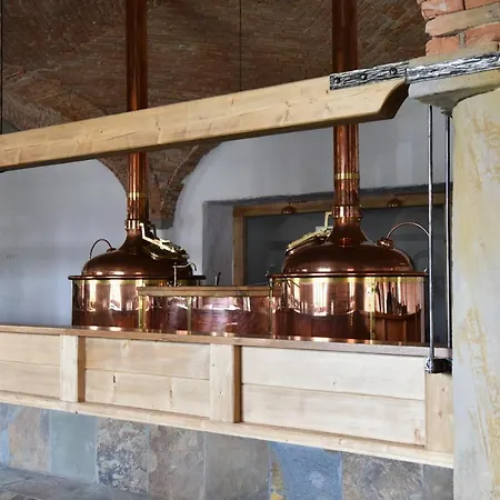 Dvůr Perlová Voda Hotel *