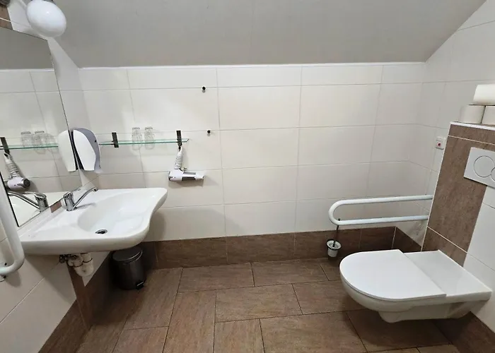 Dvur Perlova Voda Ξενοδοχείο Budyne nad Ohri